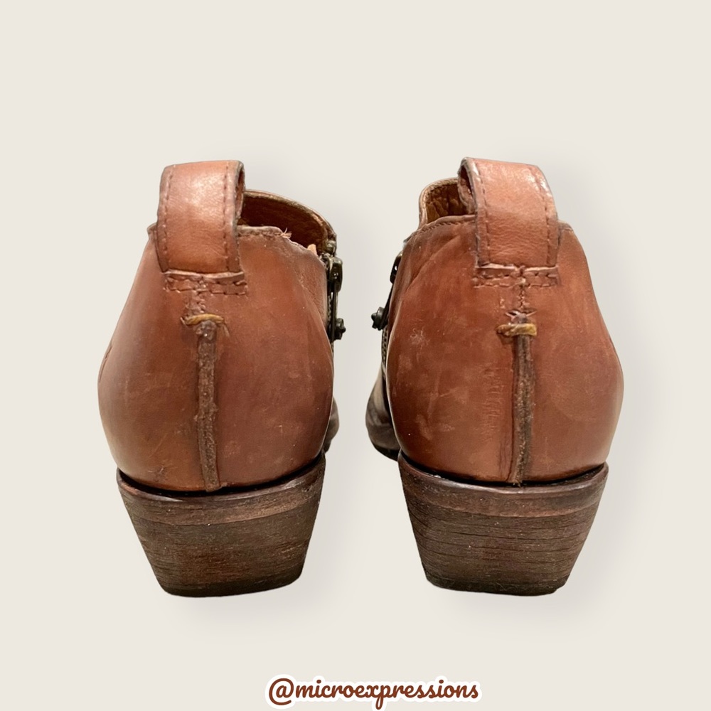 Frye Sacha Moto Shortie Cognac Leather Western Cowboy Point Toe ZipUp Ankle Boot - Picture 10 of 14